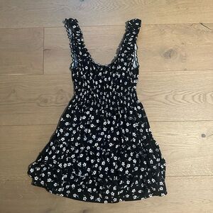 Urban Outfitters Black with White Flowers SIZE LARGE Sun Dress